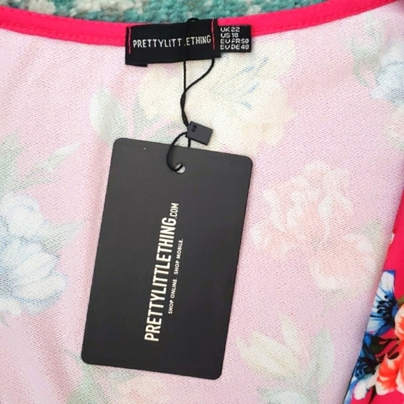 𝅺NEW PrettyLittleThing, Crop Top, Floral - Picture 2 of 2